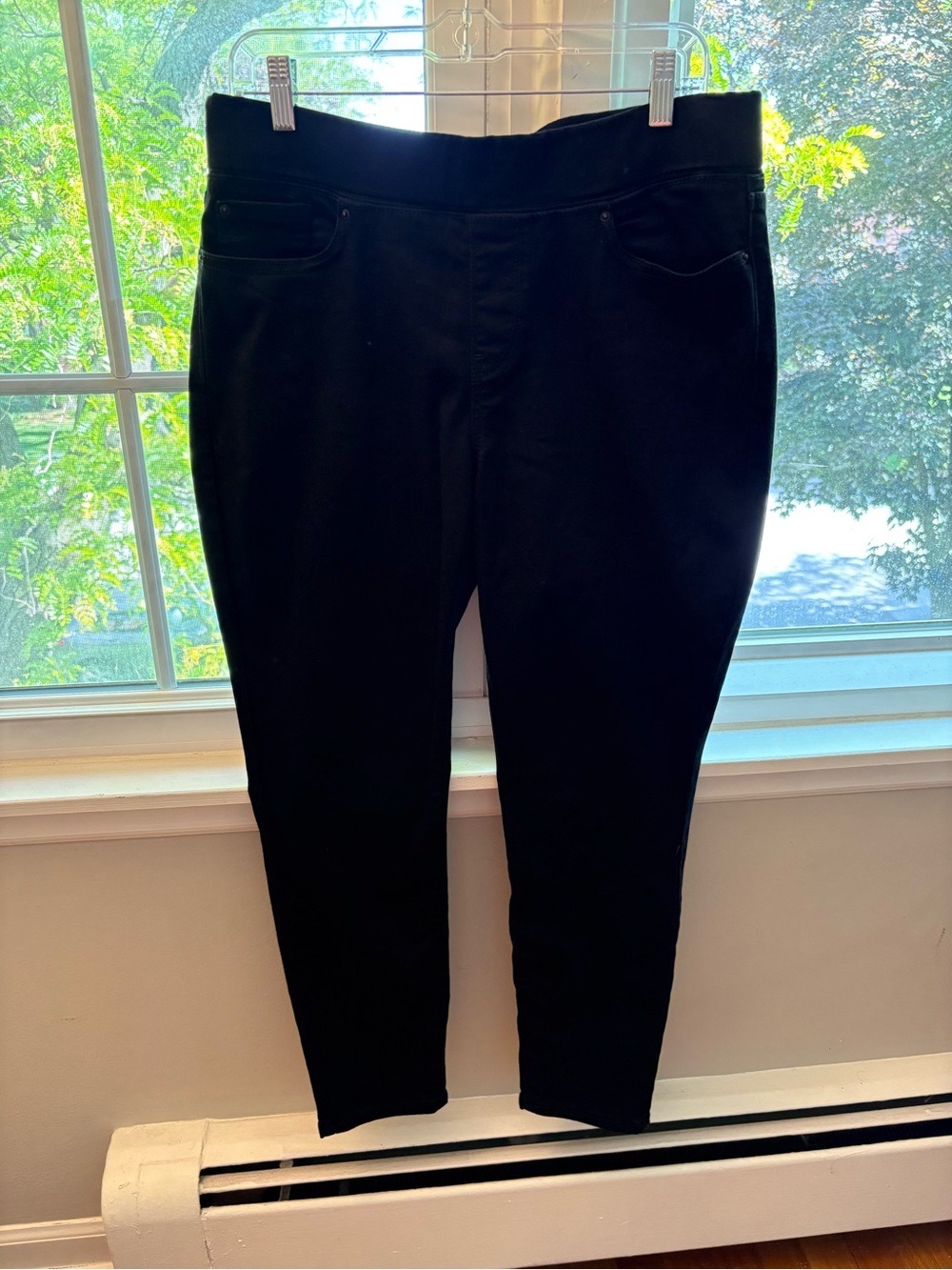 Signature by Levi Strauss Women’s Totally Shaping Pull-On Skinny Black Jeans, 14